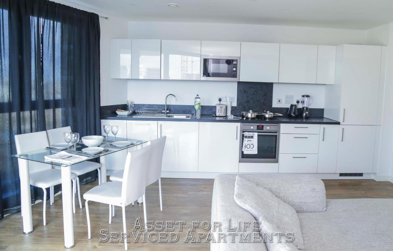 Pontoon Dock Key Workers Apartment Лондон Екстер'єр фото