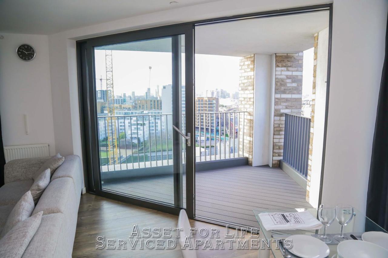Pontoon Dock Key Workers Apartment Лондон Екстер'єр фото